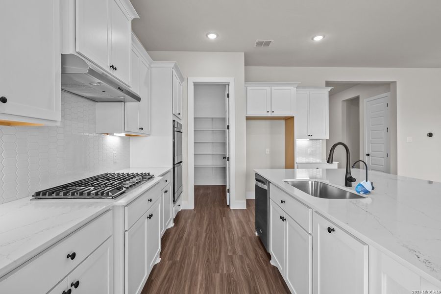 Furnished interior view inside a new home in Homestead, Schertz (Image 5).