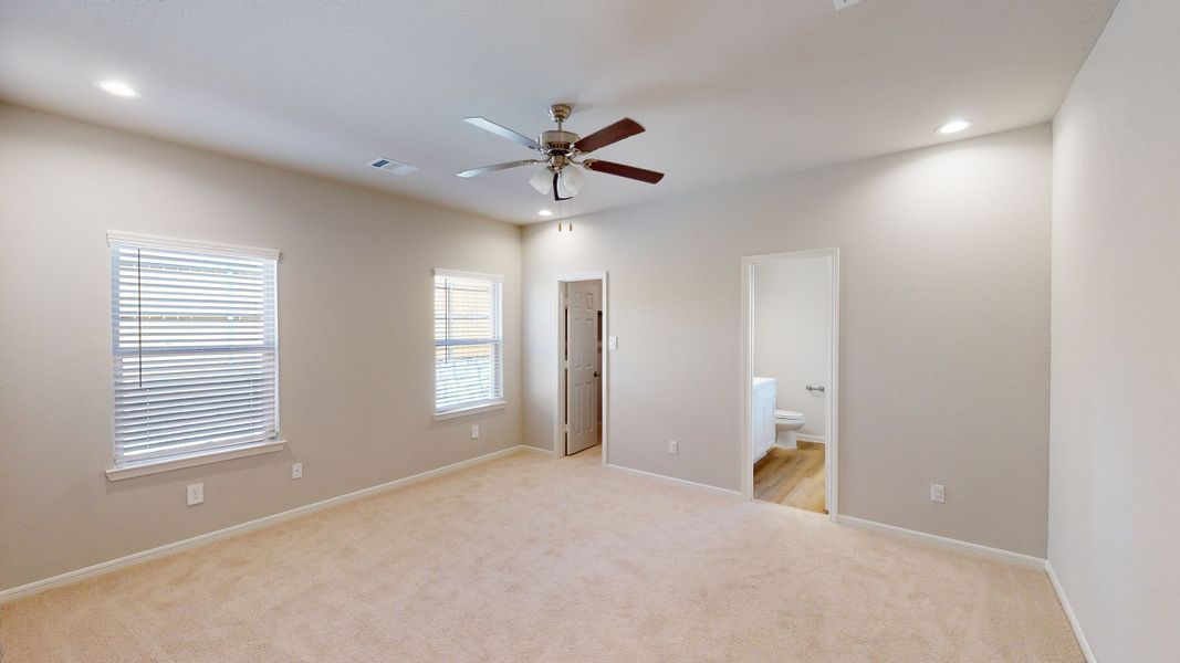 Representative unfurnished interior of a home built from the Floor Plan 1500 by Colina Homes in Cypress Green, Hockley (Image 52).