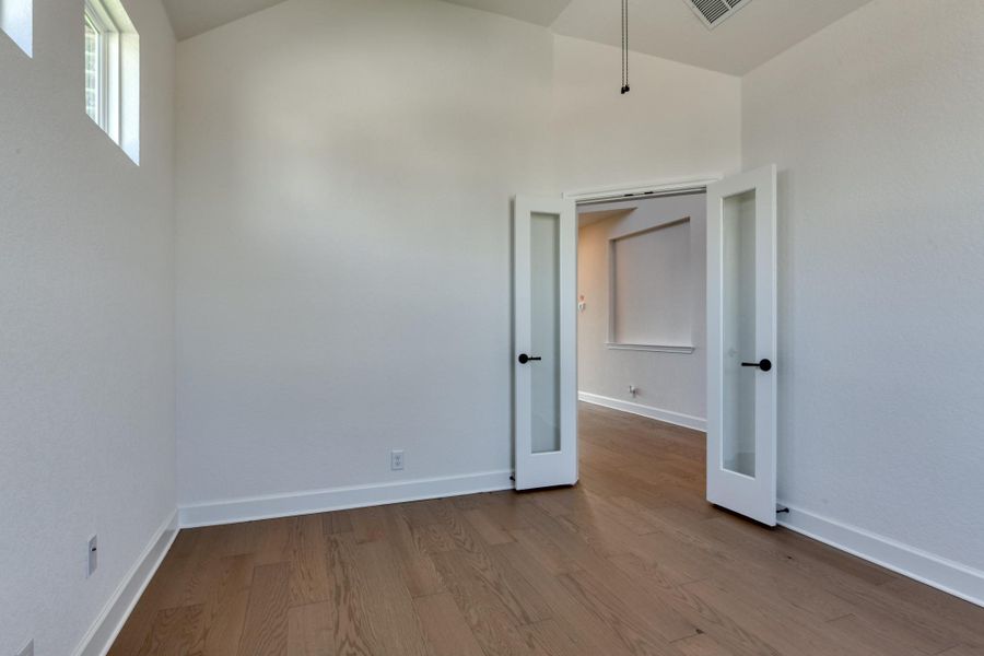 Representative unfurnished interior of a home built from the Nathaniel by Ashton Woods in Megan's Landing 70's, Castroville (Image 31).