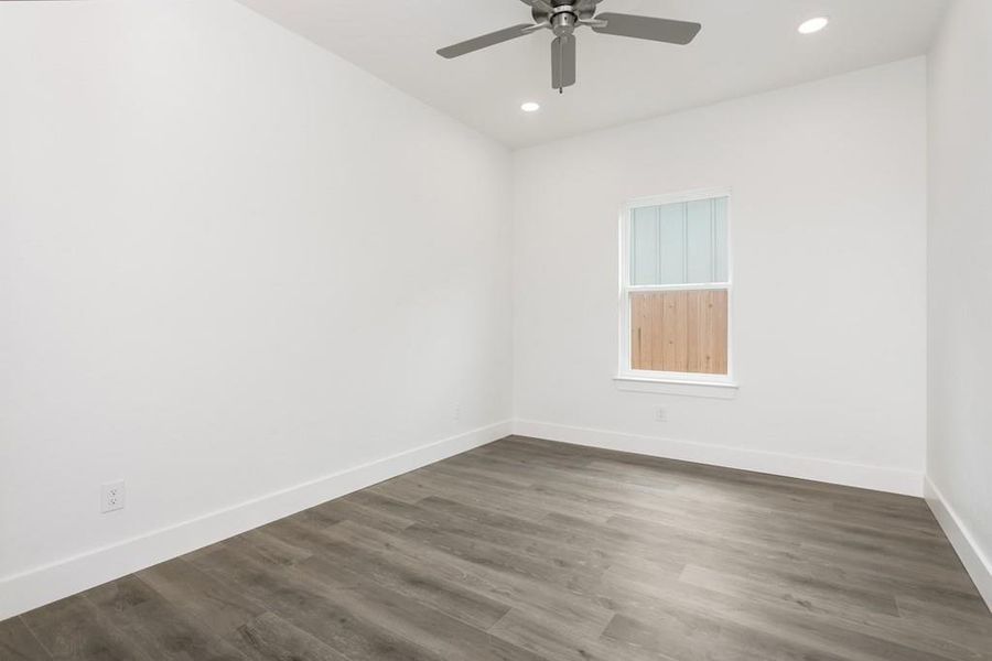 Spacious, unfurnished interior of a new home in , Fredericksburg (Image 17).