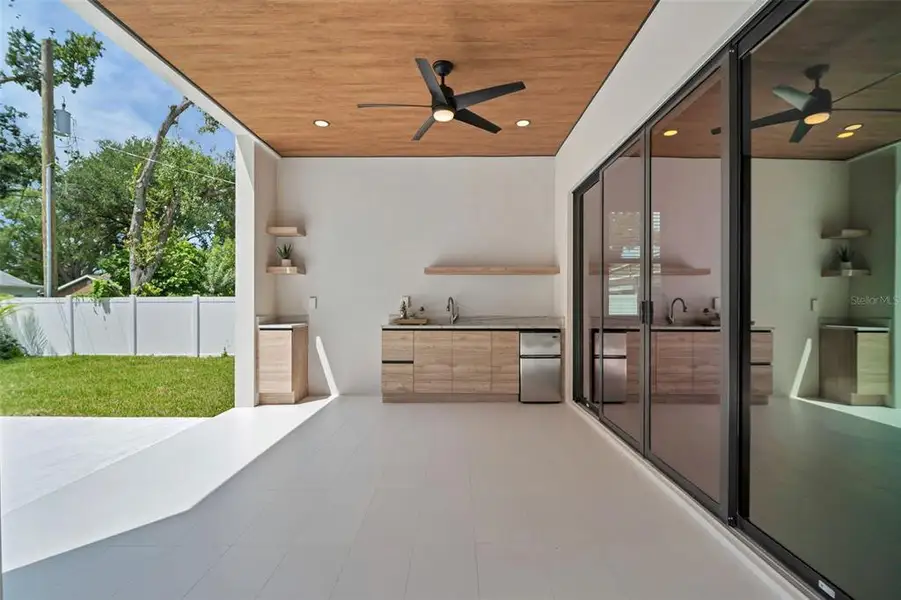 Exterior details and patio area of a home in , Tampa (Image 35).