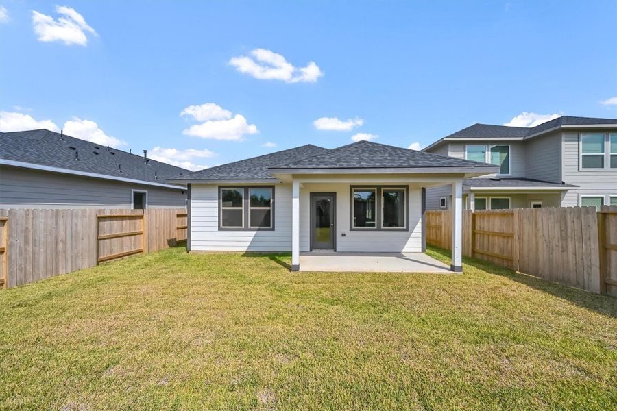 Exterior details and patio area of a home in La Segarra 40', Brookshire (Image 3). Exterior details and patio area of a home in La Segarra 40', Brookshire (Image 3).