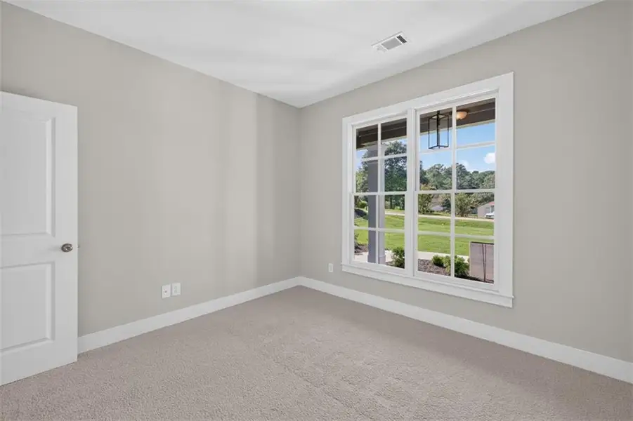 Spacious, unfurnished interior of a new home in , Gainesville (Image 38).