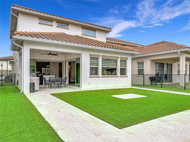 Exterior details and patio area of a home in , Orlando (Image 30).