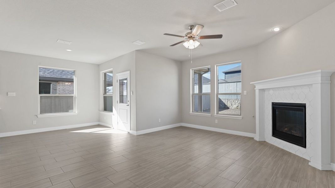 Spacious, unfurnished interior of a new home in Treeline, Justin (Image 16).
