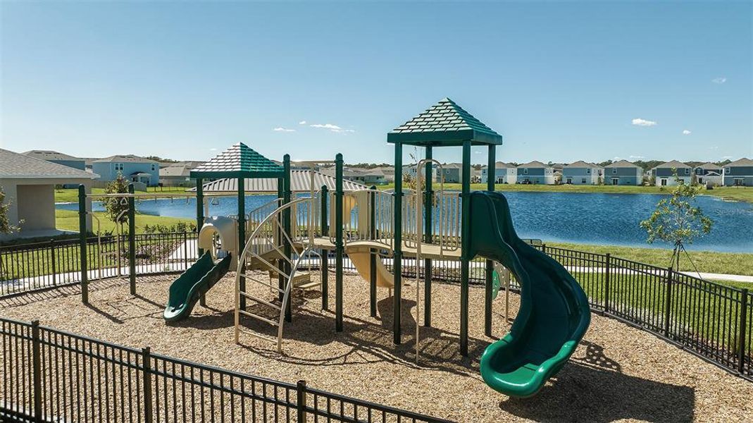 Community amenities in Waterstone, Groveland (Image 42).