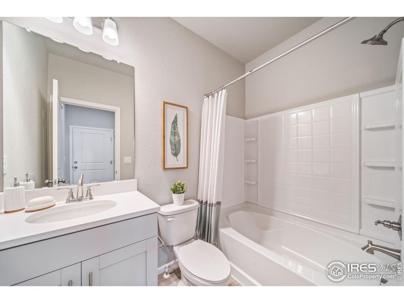 Furnished interior view inside a new home in Thompson River Ranch, Johnstown (Image 18).