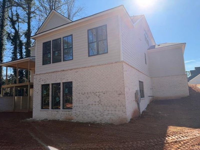 Image 18 of a home in .