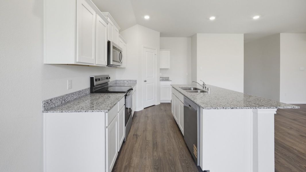 Furnished interior view inside a new home in Saddlebrook, Waxahachie (Image 10).
