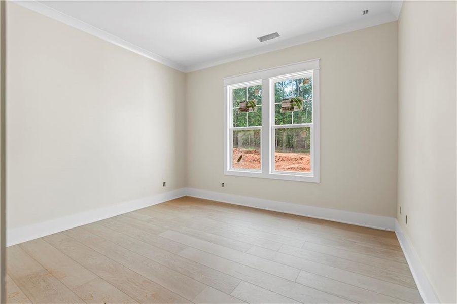 Spacious, unfurnished interior of a new home in , Bishop (Image 25).
