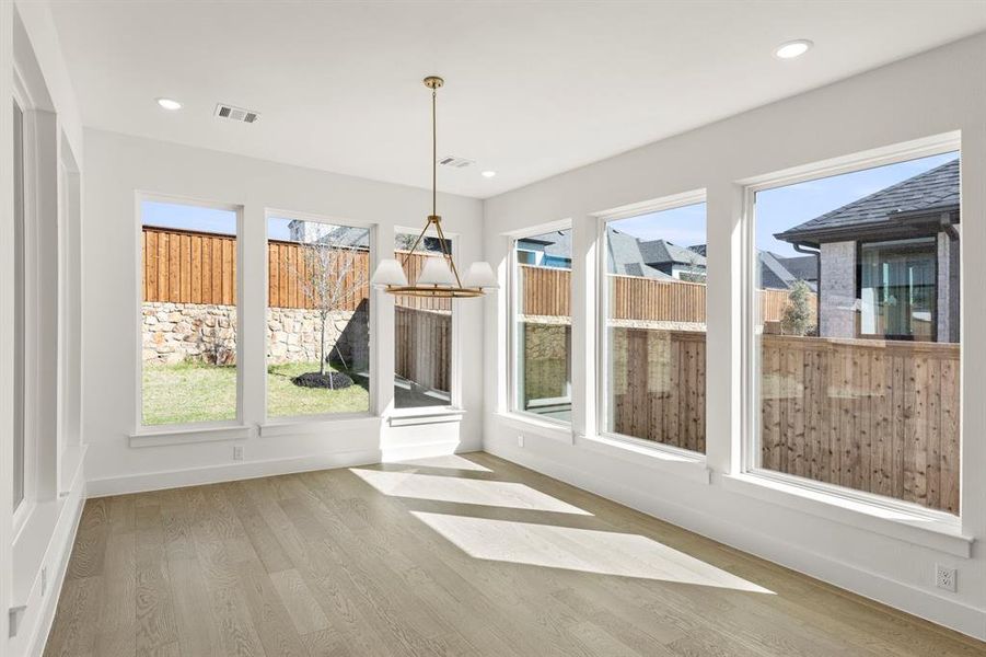 33. 591 Twilight - Dining (2)