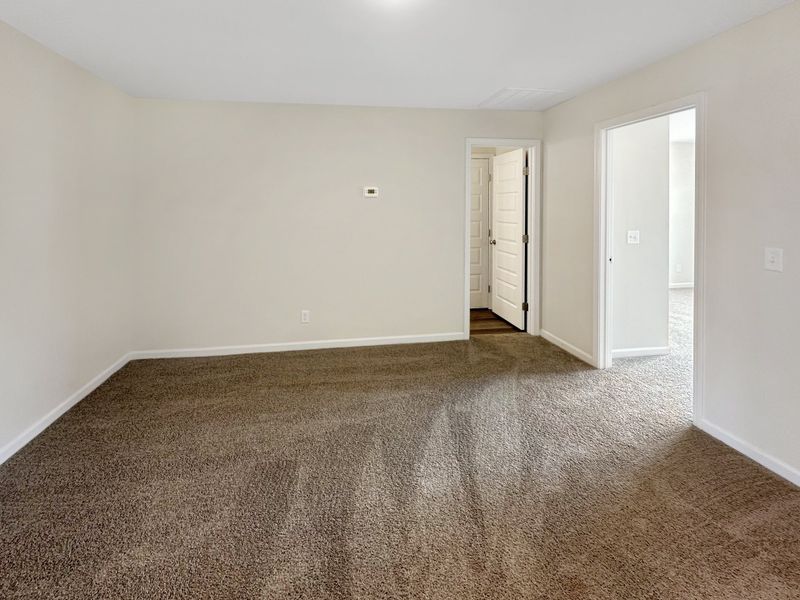 Spacious, unfurnished interior of a new home in Grand Reserve, Hinesville (Image 17).