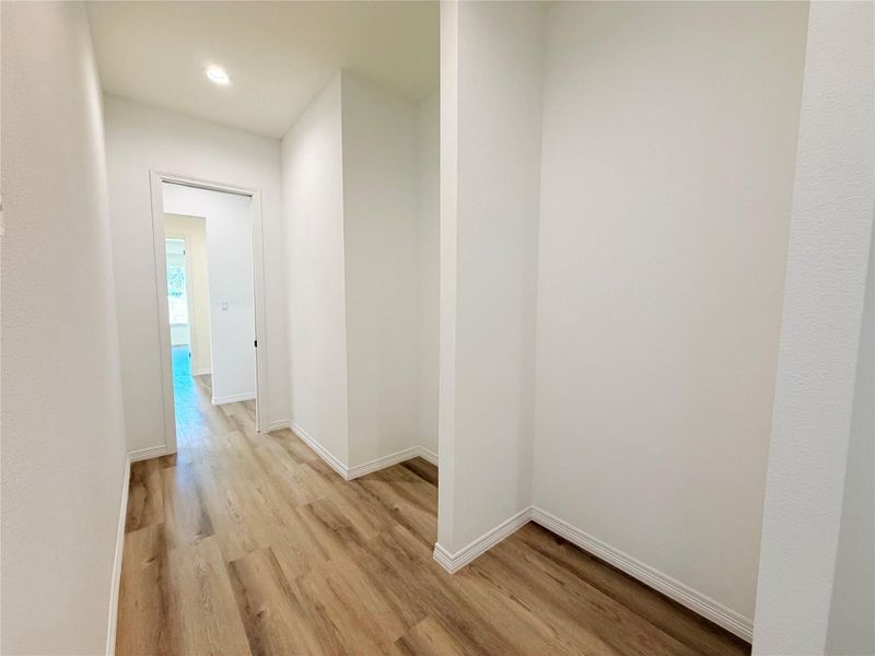 Spacious, unfurnished interior of a new home in , Dayton (Image 19).