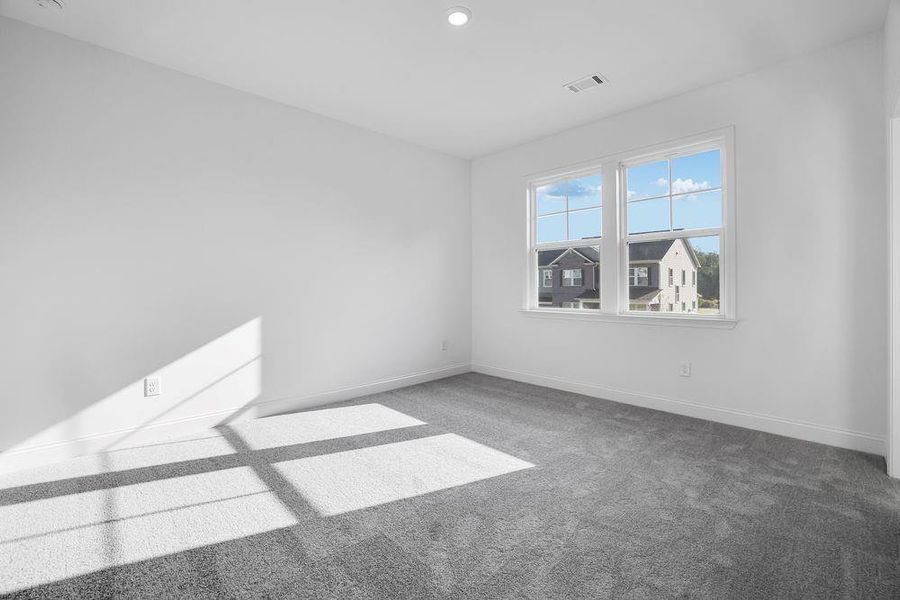Spacious, unfurnished interior of a new home in Kennison Creek, Cumming (Image 32).