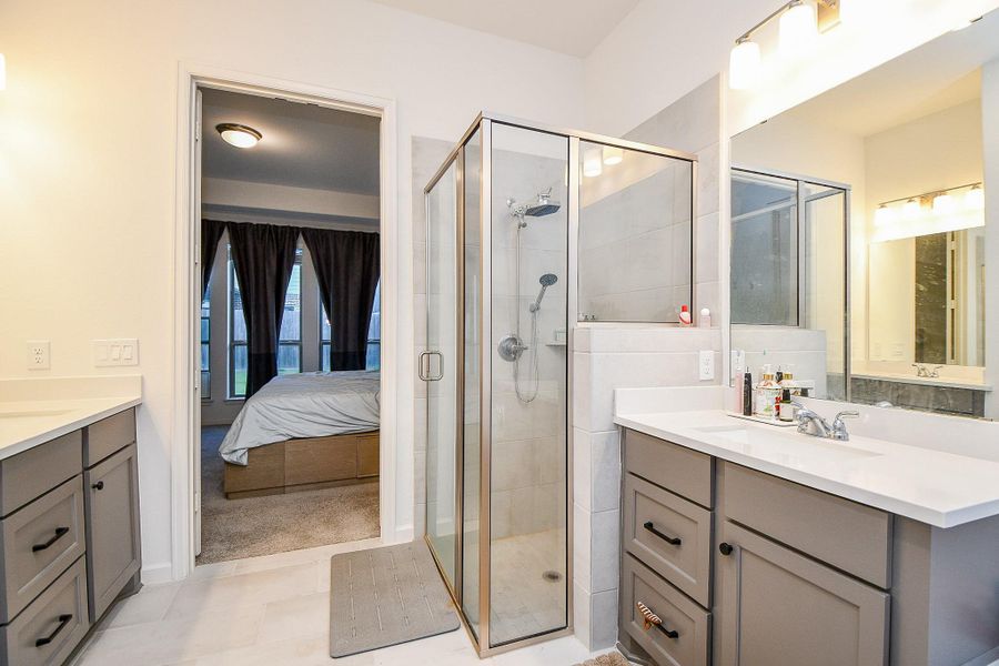 Furnished interior view inside a new home in Harvest Green 45', Richmond (Image 16). Furnished interior view inside a new home in Harvest Green 45', Richmond (Image 16).