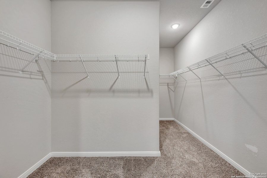 Spacious, unfurnished interior of a new home in Paloma Park, Converse (Image 36).