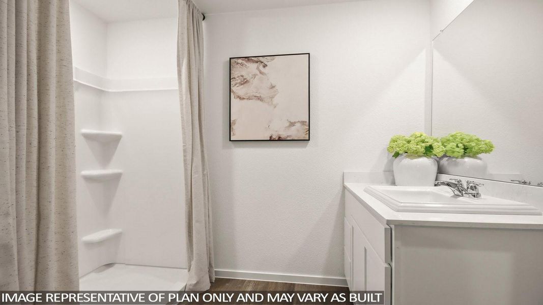 Furnished interior view inside a new home in Silverthorne, Conroe (Image 4).