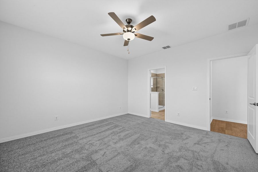 Spacious, unfurnished interior of a new home in Parks at Foster Crossing, Anna (Image 20).