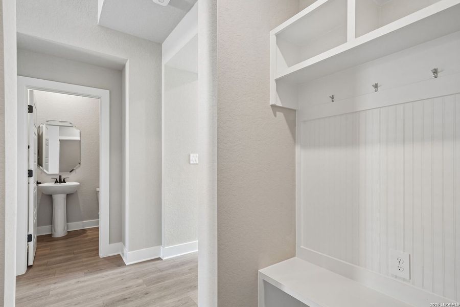Spacious, unfurnished interior of a new home in Fox Falls, Boerne (Image 41).