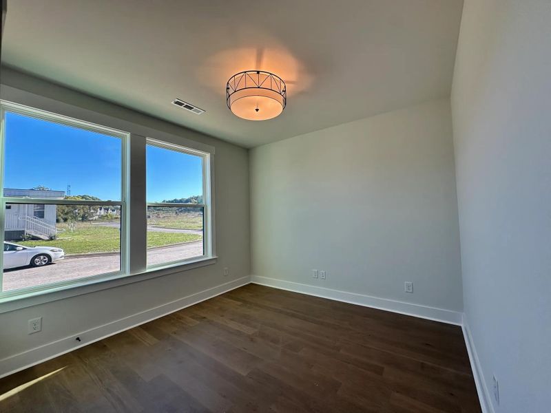 The Ballar A Bedroom 3