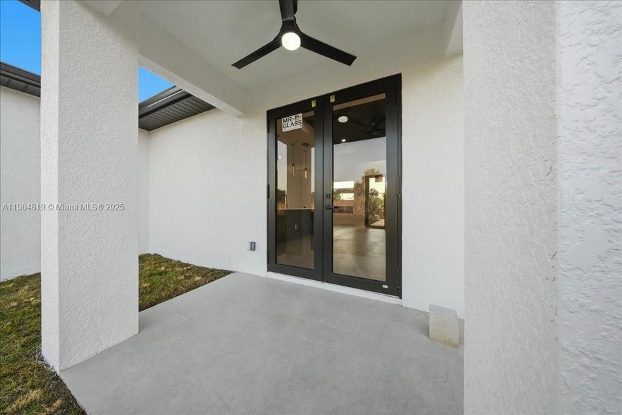 Exterior details and patio area of a home in , Lehigh Acres (Image 3).