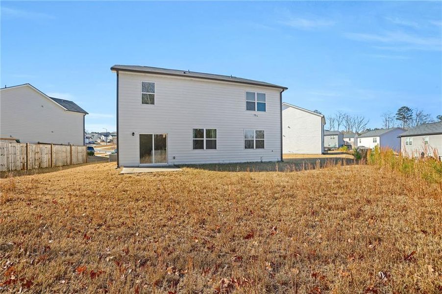 Exterior details and patio area of a home in Summit Pointe, Dallas (Image 3).