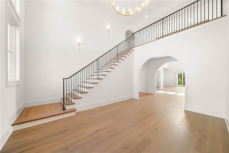 Spacious, unfurnished interior of a new home in , Alpharetta (Image 11).