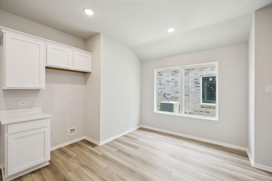 Spacious, unfurnished interior of a new home in Saint Tropez, Houston (Image 12). Spacious, unfurnished interior of a new home in Saint Tropez, Houston (Image 12).