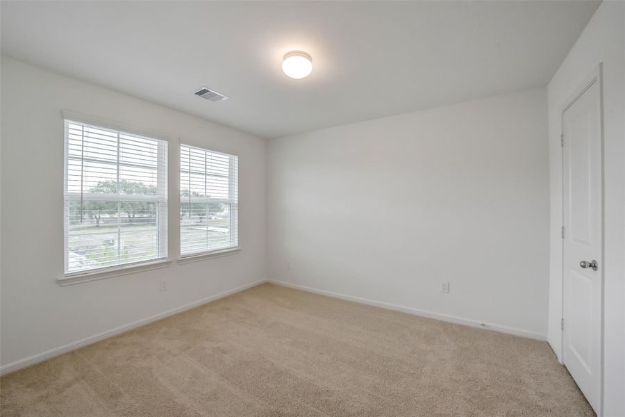 Spacious, unfurnished interior of a new home in , Houston (Image 24).