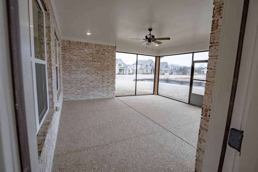 Representative unfurnished interior of a home built from the Willow by Grant & Co in Manor at Hall Creek, Arlington (Image 26).