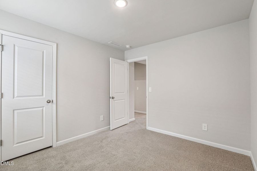 21-web-or-mls-Raleigh - Oak Manor - 641