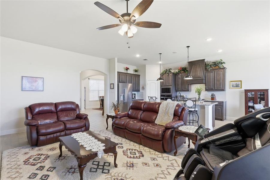 Furnished interior view inside a new home in Oak Hills, Burleson (Image 30).