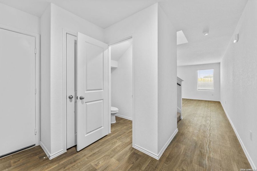 Spacious, unfurnished interior of a new home in Laurel Vistas, San Antonio (Image 27).