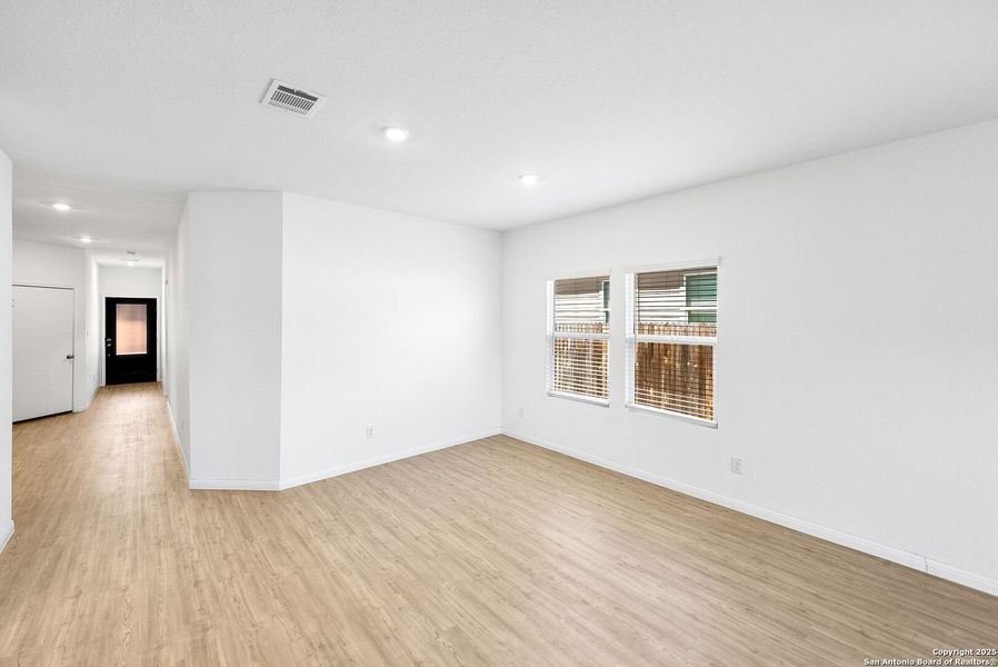 Spacious, unfurnished interior of a new home in , Bulverde (Image 32).