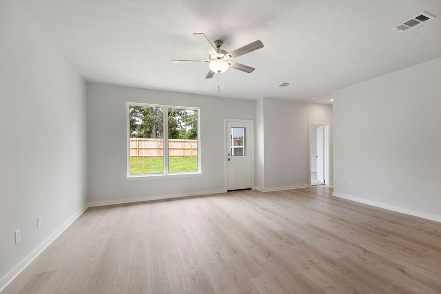 Spacious, unfurnished interior of a new home in Rockbridge East, Huntsville (Image 8). Spacious, unfurnished interior of a new home in Rockbridge East, Huntsville (Image 8).