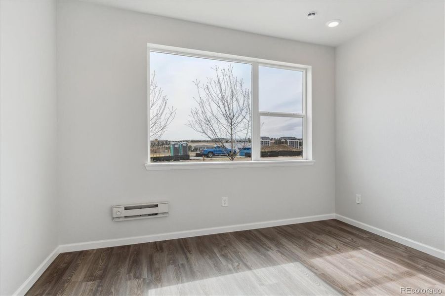 Spacious, unfurnished interior of a new home in Townhome Collection at Grand Vue at Interlocken, Broomfield (Image 16).