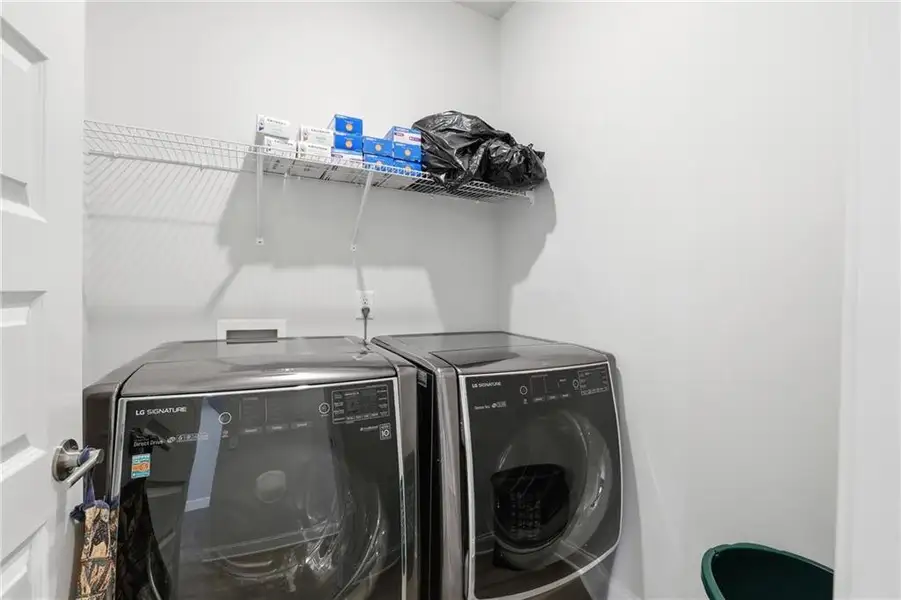 Close-up of interior finishes inside a home in , Commerce (Image 21).