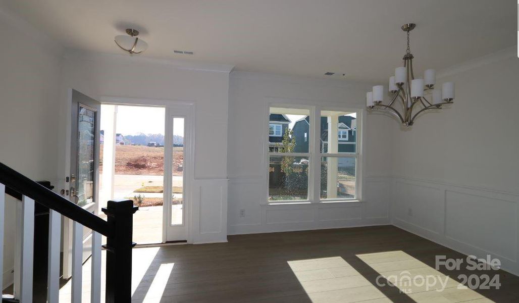 Formal dining room / foyer