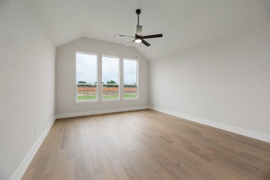 Spacious, unfurnished interior of a new home in Paloma Ranch, New Fairview (Image 14).