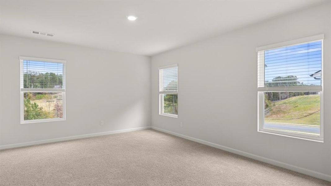 Spacious, unfurnished interior of a new home in Lost Creek, Dallas (Image 31).
