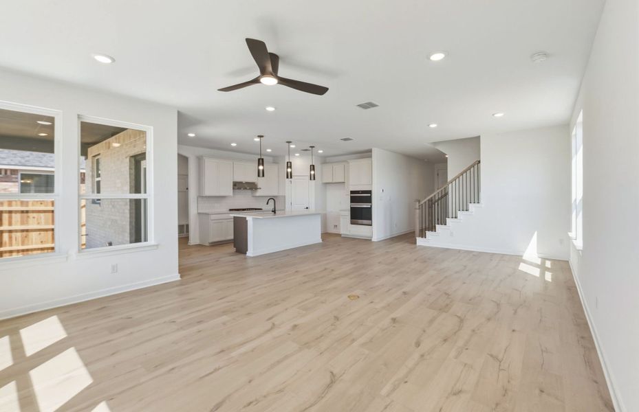 Representative unfurnished interior of a home built from the Lochridge by Pulte Homes in Woodside, Georgetown (Image 29).