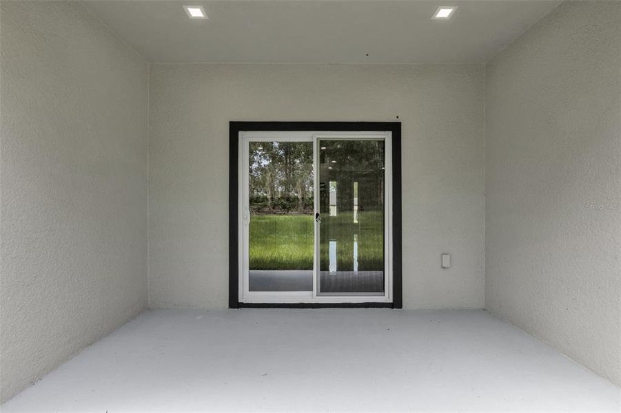 Exterior details and patio area of a home in , Ocala (Image 19).