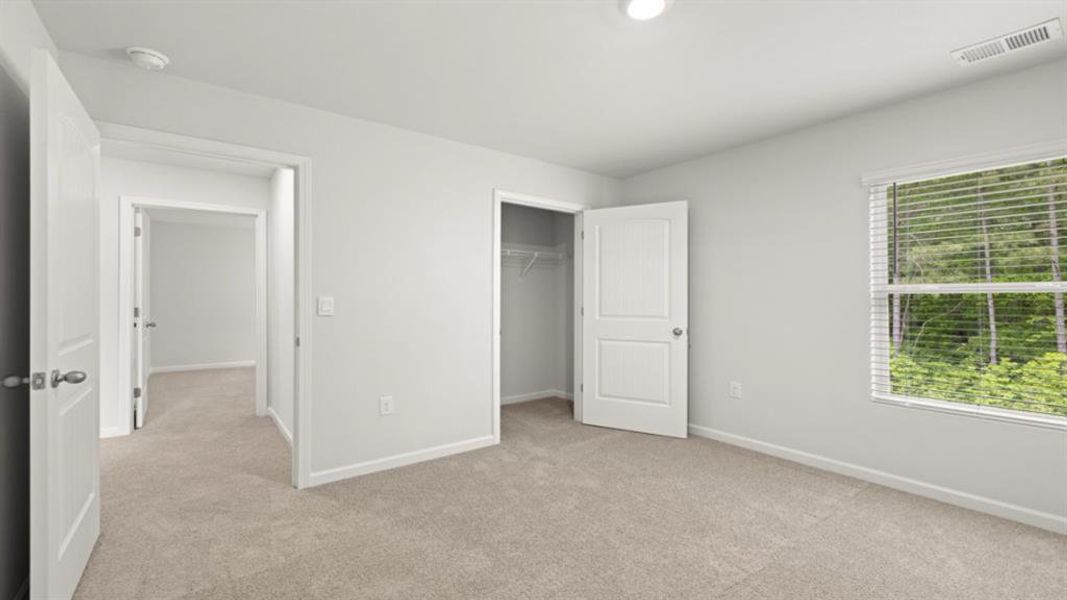 Spacious, unfurnished interior of a new home in Oakleigh Glen, Dallas (Image 23).