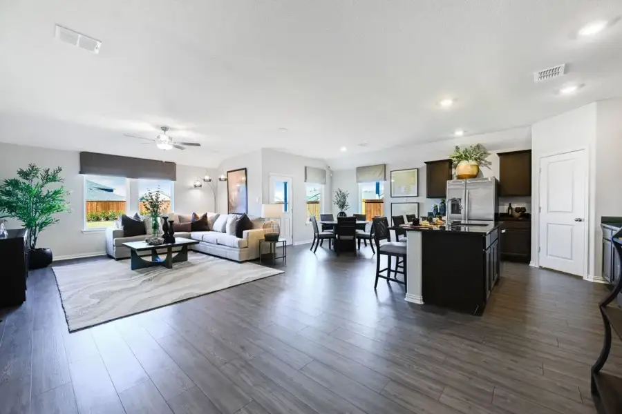 Furnished interior view inside a new home in Madero 50s, Fort Worth (Image 11).