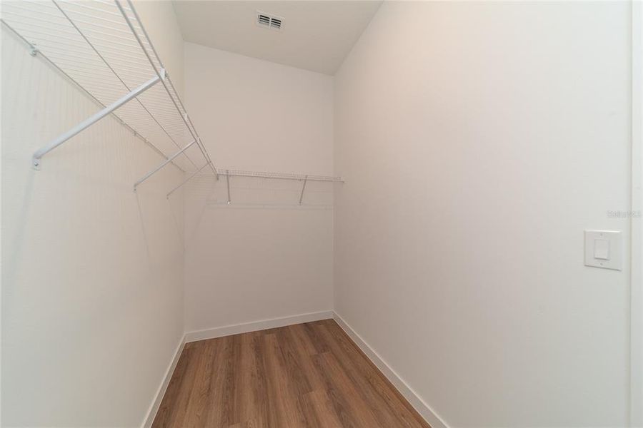 Spacious, unfurnished interior of a new home in , Citrus Springs (Image 37).