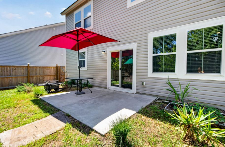Exterior details and patio area of a home in Limehouse Village: Arbor Series, Summerville (Image 4). Exterior details and patio area of a home in Limehouse Village: Arbor Series, Summerville (Image 4).