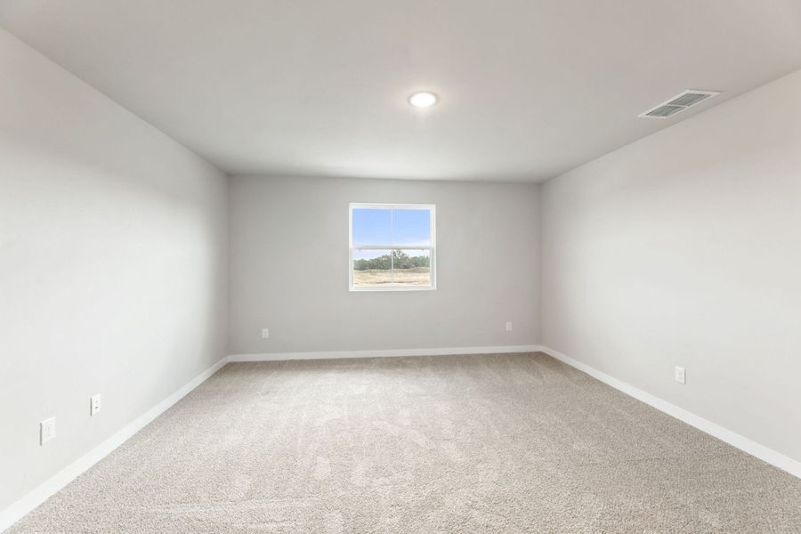 Spacious, unfurnished interior of a new home in Veranda Signature, San Antonio (Image 24).
