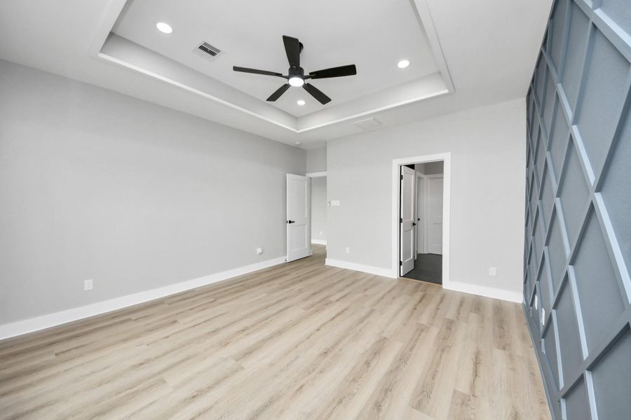 Spacious, unfurnished interior of a new home in , Pasadena (Image 27).