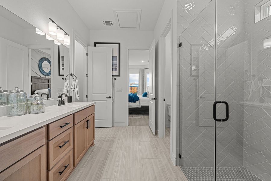 Owner's Bathroom Owner's Bathroom