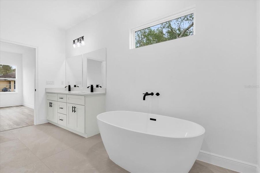 Furnished interior view inside a new home in , Ocala (Image 9).